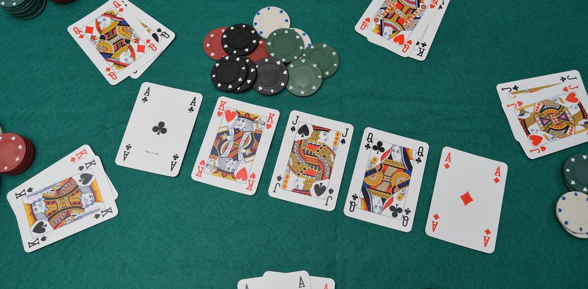 The Aviator Casino کیسینو میں پوکر گیمز